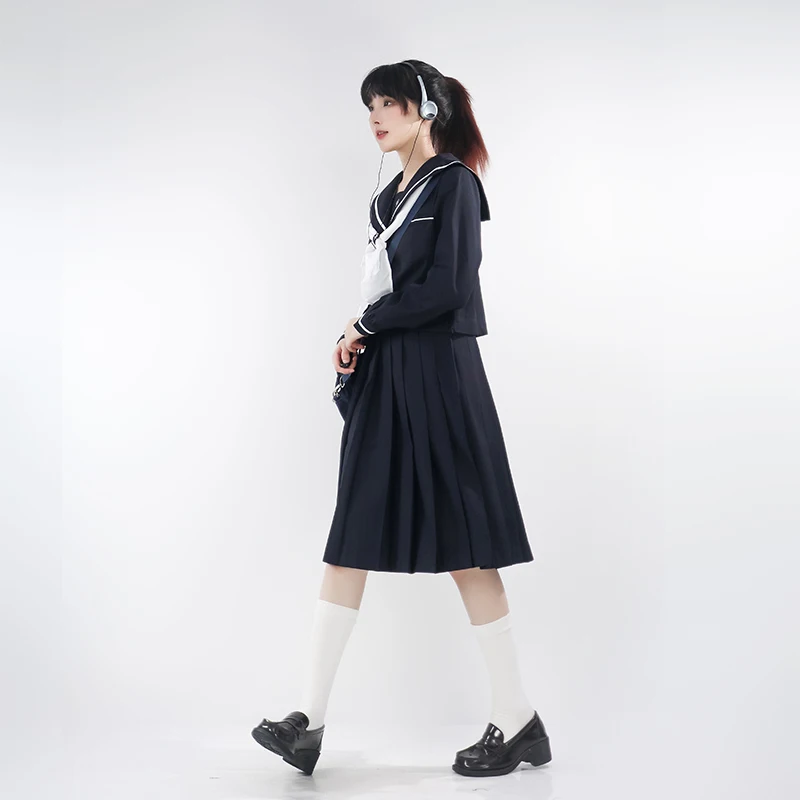 JK制服長袖冬用セーラー服：大学生らしい服装の定義と実際の着用シーン