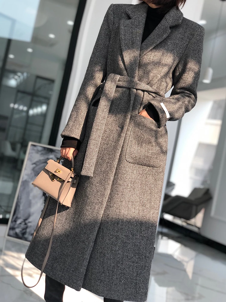 春コーデ レディース | ミディ丈オーバーサイズショートコートの定義と特徴