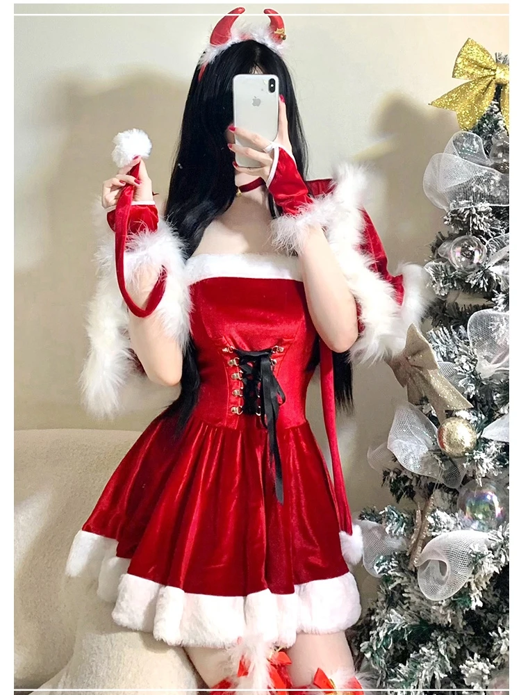 うさぎコスプレ女仆制服：クリスマスや新年パーティーで活躍する華やかな衣装