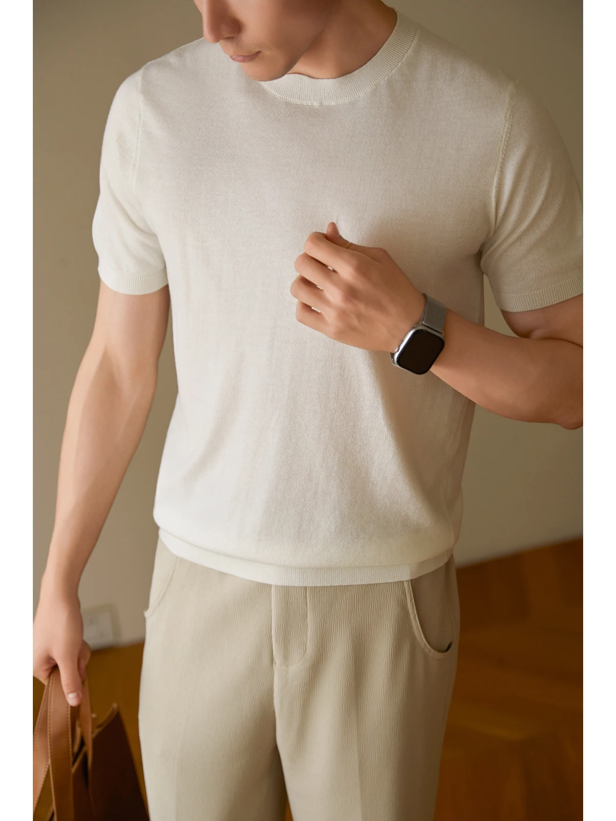 ショートスリーブTシャツは、本当に夏だけのアイテムなの？