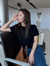 秋のファッションにぴったり！ツイスト編みのショートスリーブニット【柔らかさと使いやすさ】