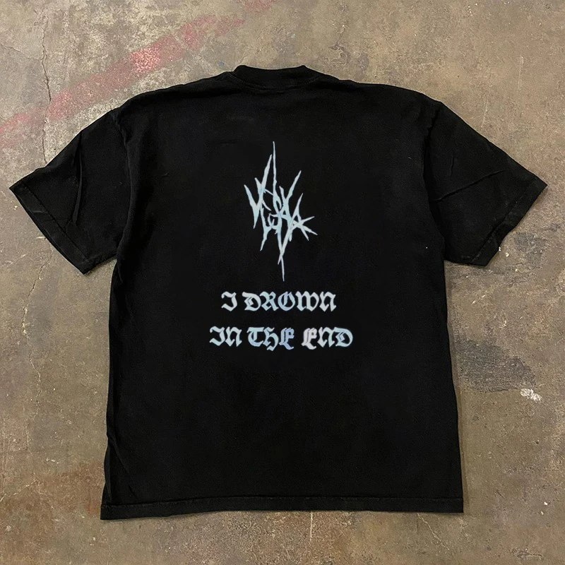 ゴシック風抽象アートフォントプリントTシャツ：カップル向け個性的デザインの実用性と価格帯解析