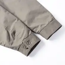 白鹅绒使用のコーチジャケット【水洗い加工・三股の糸使用】