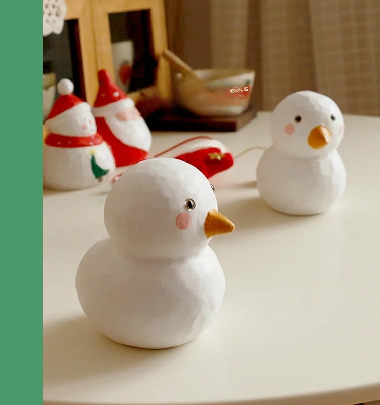 クリスマス サンタクロースと雪だるまとアヒルの木彫り飾り：手作りインテリアの季節感を実現
