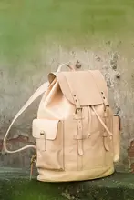 本革製 大容量リュックサック【シンプル・レトロデザイン・手作り】