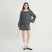 煌めくレディースジャケットとミニスカートのセットアップ（セットアップ対応）