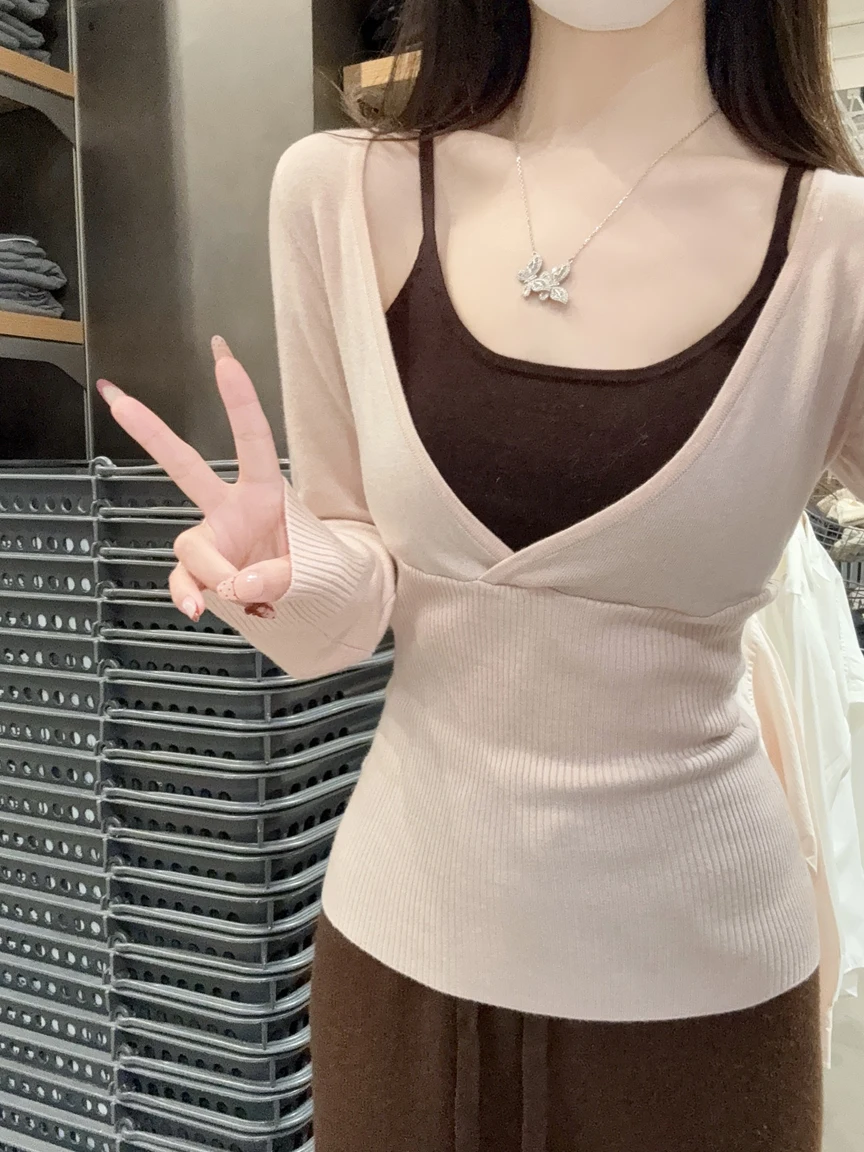 ハイネックインナー重ね着コーデの取り入れ方は？3選で女性らしい日常を創り出す