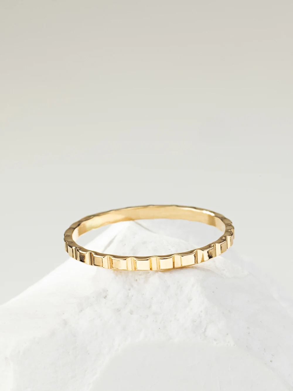 14k リングとイタリアン ジュエリー リング、どちらが今、あなたのファッションに合っているの？