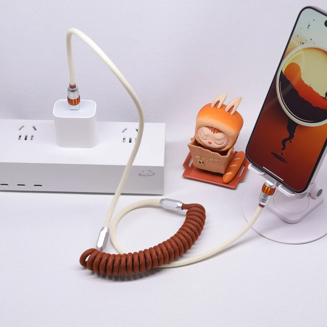 100均 スマホケーブル と 本格的な充電ケーブルの違いは？車載用充電ケーブルで解決するリアルな悩み