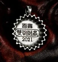 個性的なシルバーのハエモチーフネックレス【ユニークデザイン・アンティーク風・昆虫モチーフ】