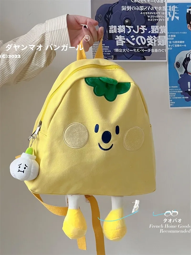 可愛らしいキャラクターキャンバスミニリュック：日本風女性向けの軽量日常バッグの実用性と使い方