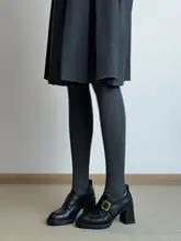 柔らかい羊革製ブラックハイヒールベルト付きローファー【ラウンドトゥ・厚底・エレガントデザイン】