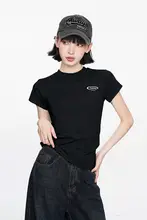 黒色 ショートスリーブ Tシャツ 女性 夏 短丈 スリムフィット ラウンドネック 綿 デザイン感