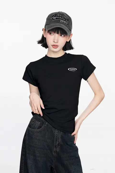 黒色 ショートスリーブ Tシャツ 女性 夏 短丈 スリムフィット ラウンドネック 綿 デザイン感