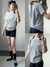 ゆったりシルエットの短袖Tシャツ【華やかで独特なオフショルダー・大人の魅力】
