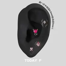 医療用チタン製イヤーカフ【黒色・アレルギー対応・脱着不要】