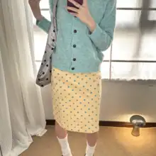 春夏向けポルカドットプリントのミディ丈スカート【微フレア・スタイルアップ】（セットアップ対応）
