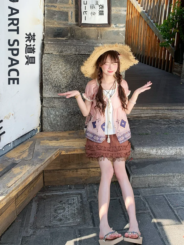 夏用ボヘミアンスタイルの天絲ブラウス【木耳フリル・ブラウンコットンフラワー刺繍スカート】（セットアップ対応）