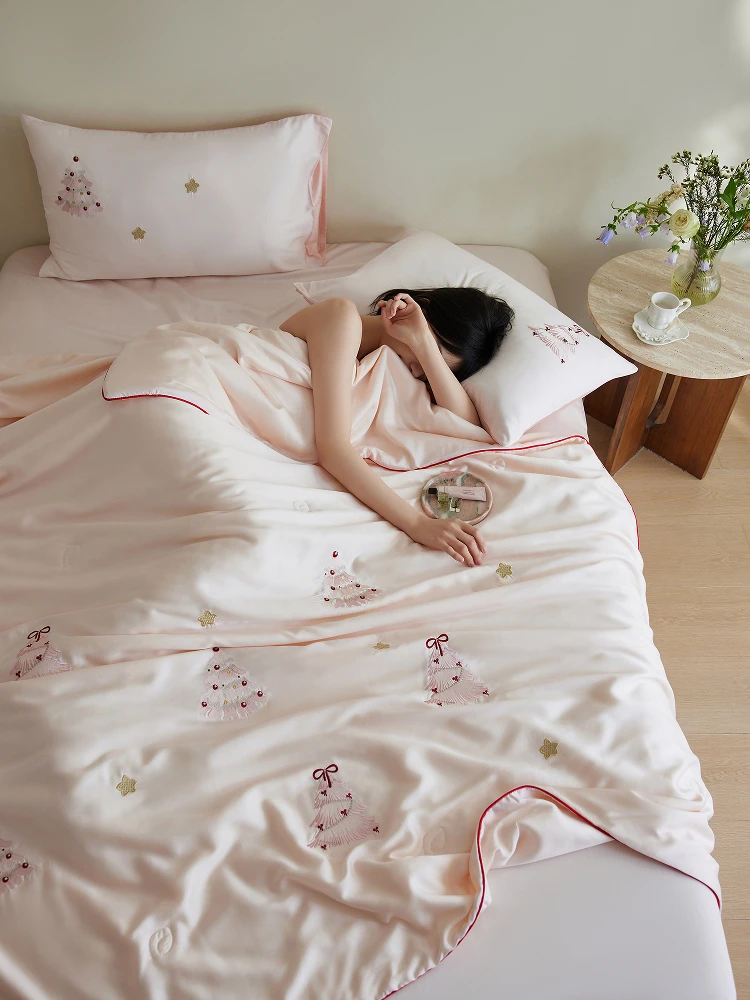 少女心をくすぐる涼感天絲刺繍夏用掛け布団：涼感素材と四季対応の実用性を検証
