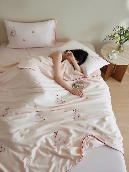 少女心をくすぐる涼感天絲刺繍入り夏用掛け布団【夏季用・睡眠快適】（セットアップ対応）