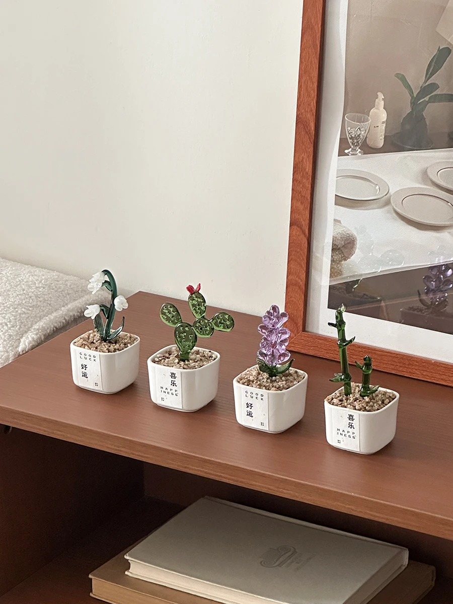 趣味盆栽のミニオーナメントとしての琉璃植物：デスクにぴったりな陶器装飾フィギュア