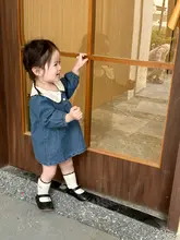 可愛いデザインの長袖デニムワンピース【ダッフルカラー・ルーズフィット・子供用】
