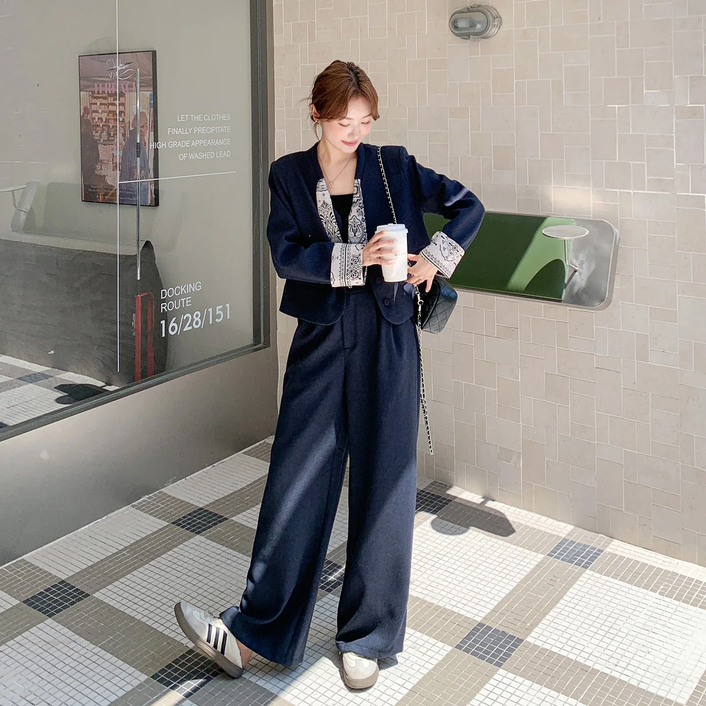 40代女性の体型カバースーツはどう選ぶ？エレガントでぽっちゃりも隠せる秋のベストアイテムとは？