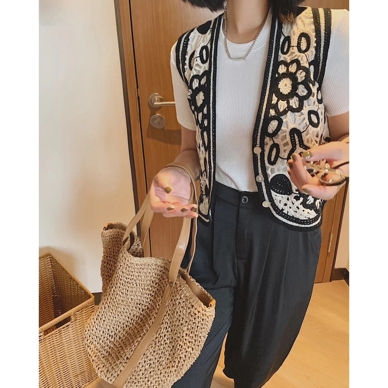 夏服ベストを選ぶときに迷うなら、この1点で解決できる？