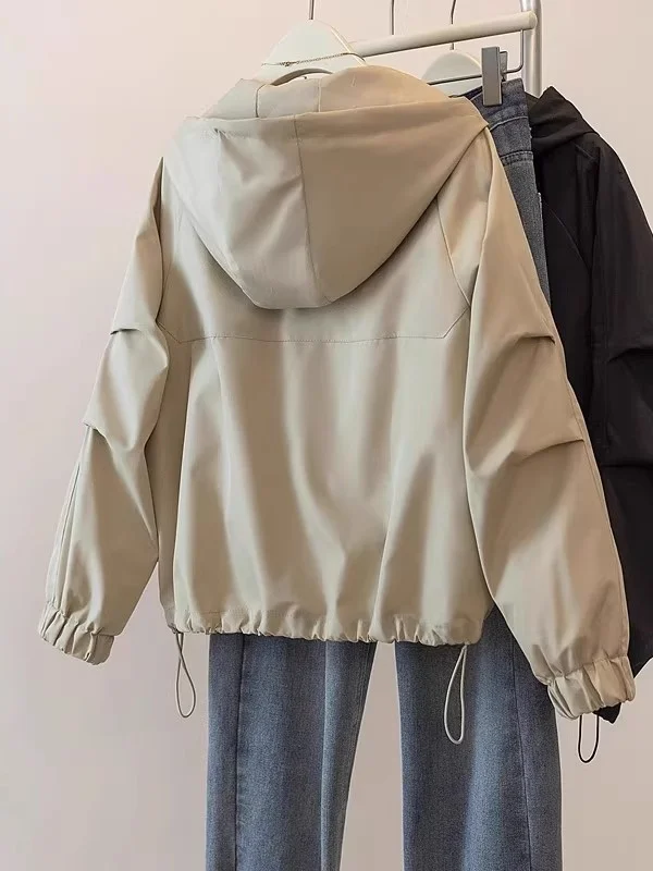 春先に着るジャケットは、本当に「厚手」でいいの？