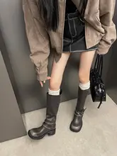 厚底の長筒ブーツ【レトロデザイン・バックル付き・女性用】