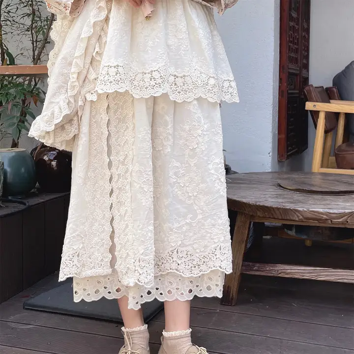レースの花柄ミディスカート【ウエストゴム・コットン製・刺繍デザイン・ヴィンテージスタイル】