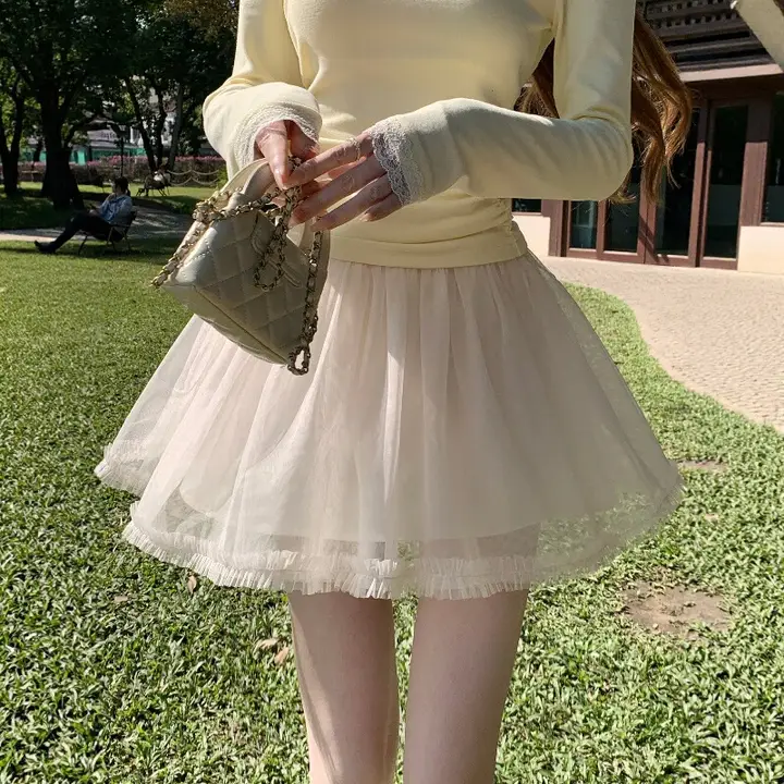 春の少女スタイル フワリとした大きなフレアのチュールスカート