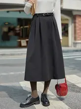 黒のウールミディスカート【高腰・Aライン・プリーツ・気品あるデザイン】