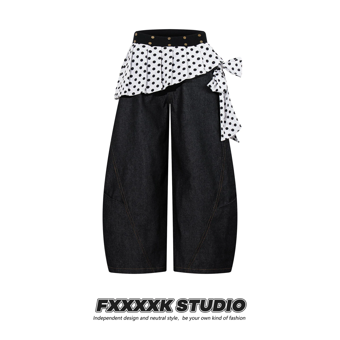 50's fashion と 90年代アメリカファッションを融合した、今こそ着るべき「ドット柄ワイドレッグデニムパンツ」は？