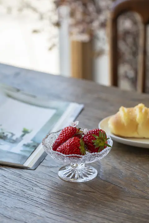 高脚フルーツプレート【高品質ボorosilicateガラス・洗練されたデザイン・家庭用】