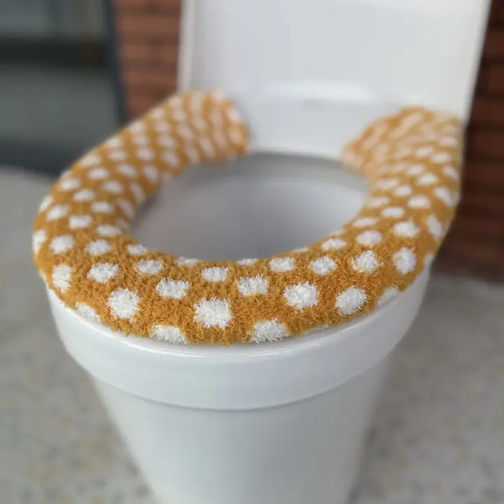 極上の柔らかさのドット柄トイレシート【片面ボタン式・O型・U型・小型対応】