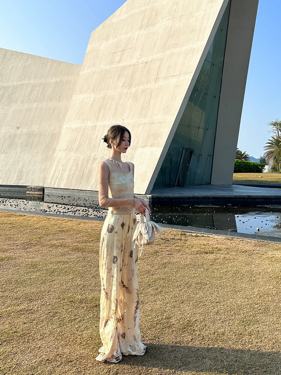 結婚式でパンツスタイルを着るなら、ぽっちゃりさんも安心できる選び方は？