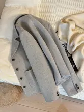 グレーの韓国風イギリススタイルの秋冬用ジャケット【短丈・ウール混・女性用】