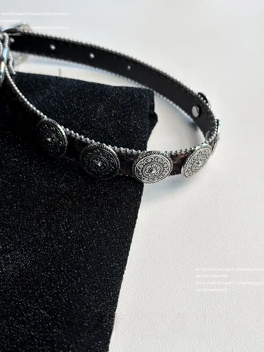 豹柄バタフライチャokerネックレス【女性用・洗練されたデザイン・アートスタイル】