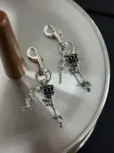 金属製のローズジッパーチャーム【独自デザイン・鍵付き・バッグアクセサリー】