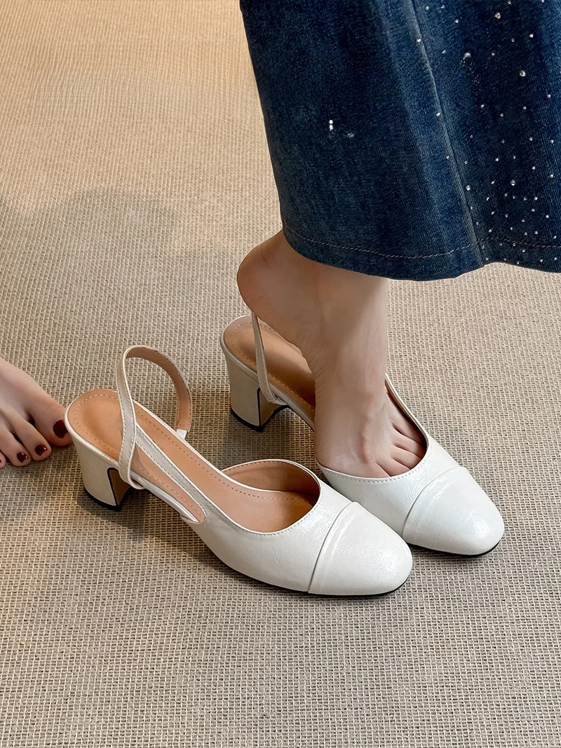 パンプス かかと パカパカ 予防に効果的なローマ風デザインの羊皮パンプス