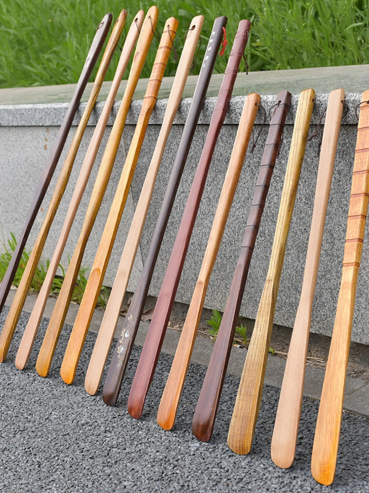 かかとを磨くのに、実木の靴べらは本当に効果的なのか？