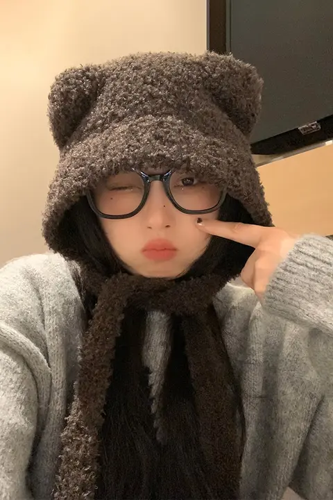 可愛いクマデザイン の レイフォン帽子【秋冬用・ニット・保温・耳カバー付き】