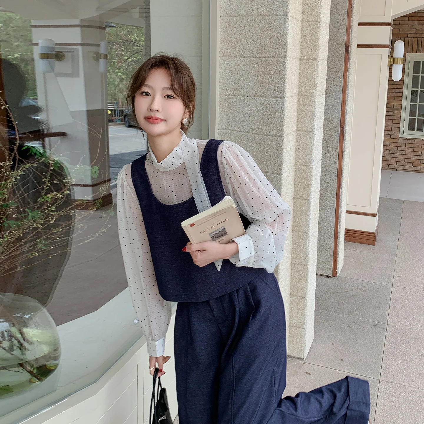 波点デザインのトップスとワイドパンツセット：自分に合う服装選びのための春秋対応フレンチスタイル