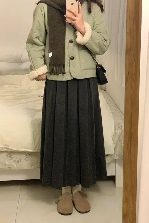 毛織りAラインミディスカート【グレー・プリーツ・梨型体型にフィット・春秋用】