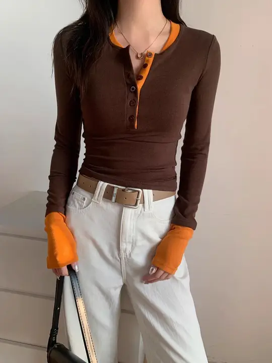 コーヒーカラーのカラーコンビネーションの重ね着トップス【長袖・スタイリッシュ・美ライン効果・秋冬用】（セットアップ対応）