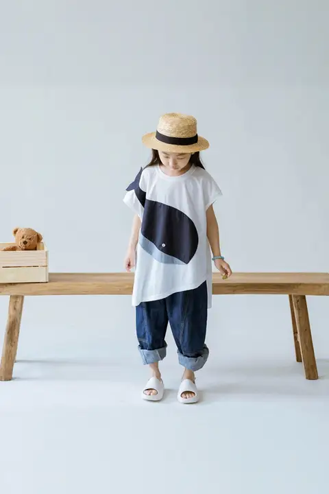 可愛いクジラ柄の子供用Tシャツ【夏用・短袖・男女兼用】