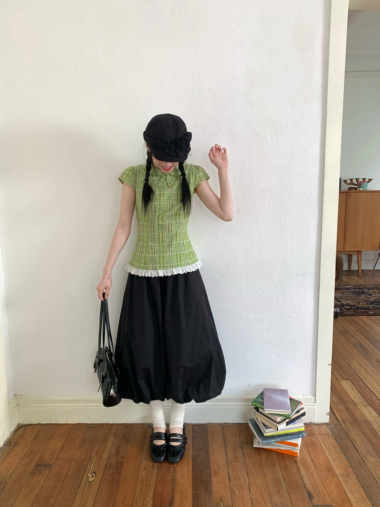 フレアパンツは本当に必要？低身長や骨格ストレートの女性に合うスタイルとは？