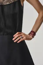 ラッキーサインデザインの中国結び風リング【シンプル・高級感】