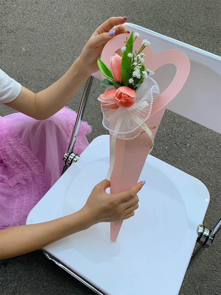 先生の日に贈るプレゼントは、実用性と心の温かさが大切！どう選ぶ？